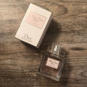 Miss Dior Cherie blooming bouquet spray